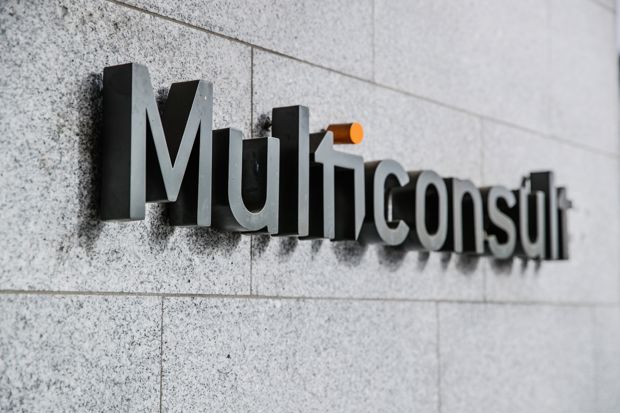 Multiconsult-logo på vegg